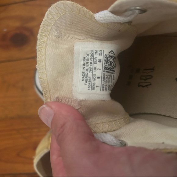 Converse All Star Yellow Canvas Sneakers Women size 9/Men size 7 - Picture 4 of 4